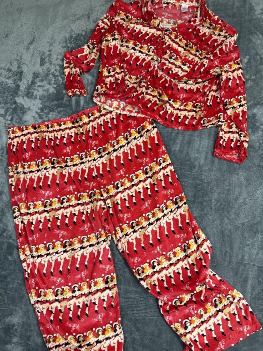 Christmas Print Red Pajama Set Size 2X Button-Up Top & Elastic Waist  Womens